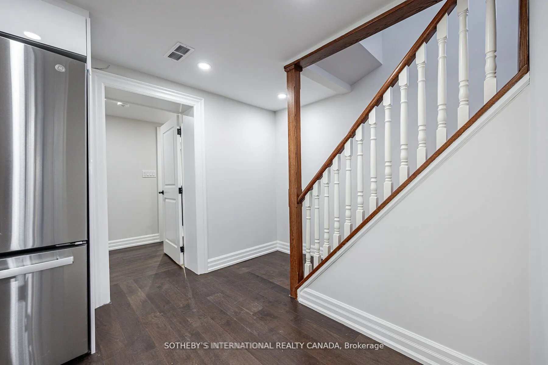 942 Fletcher Valley Crescent