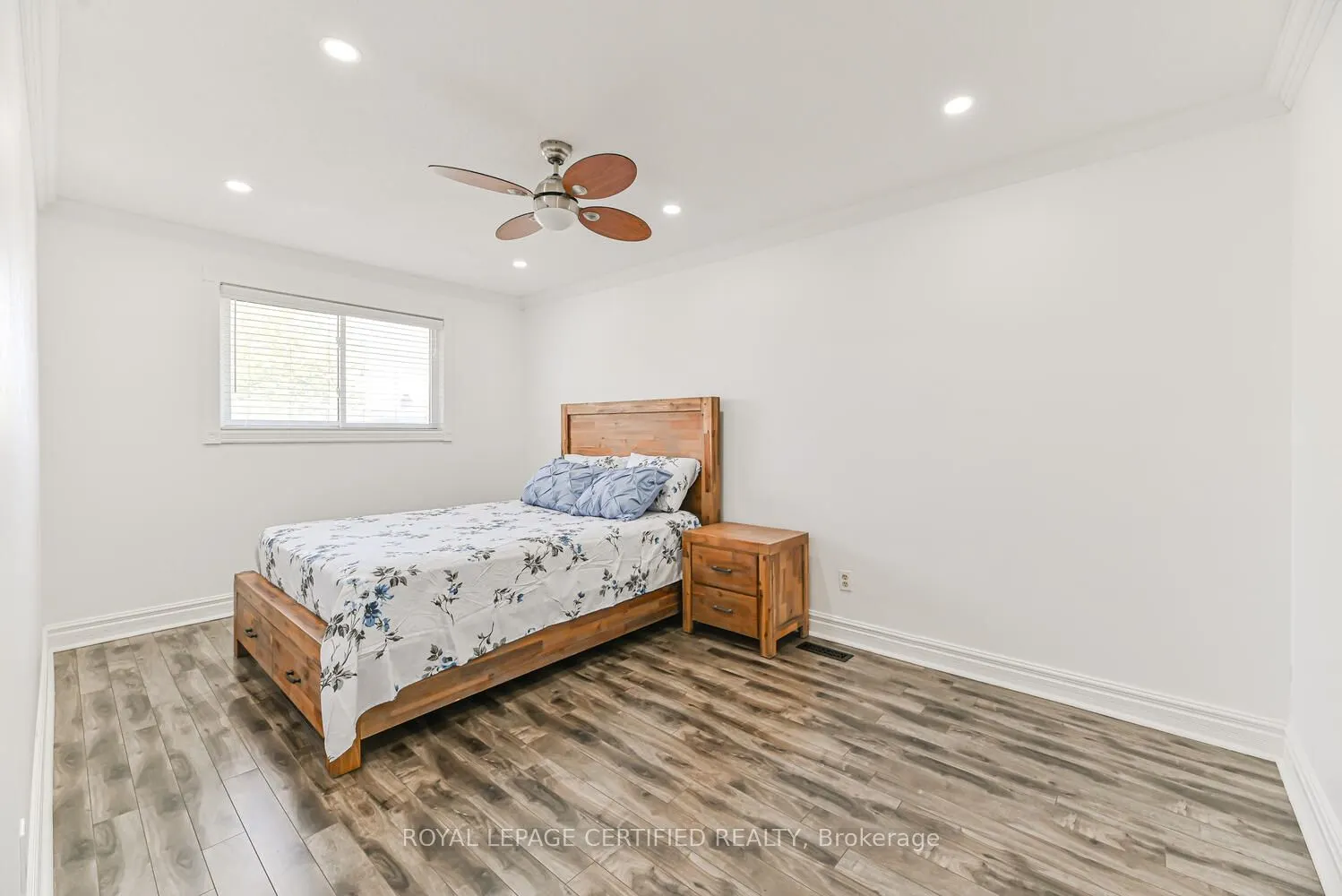 37 Newbridge Crescent