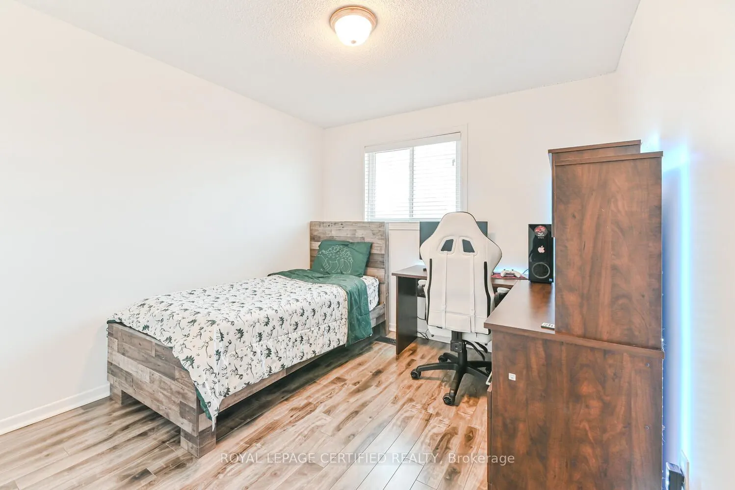 37 Newbridge Crescent