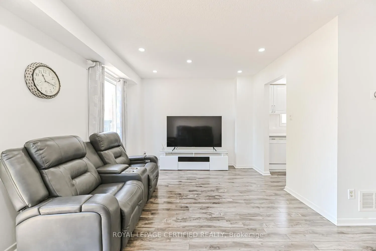 37 Newbridge Crescent