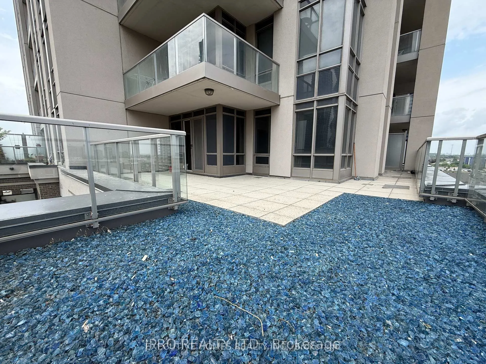 388 Prince Of Wales Drive, #810