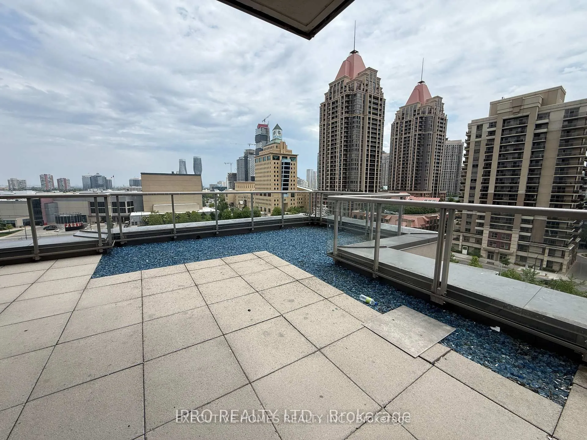 388 Prince Of Wales Drive, #810
