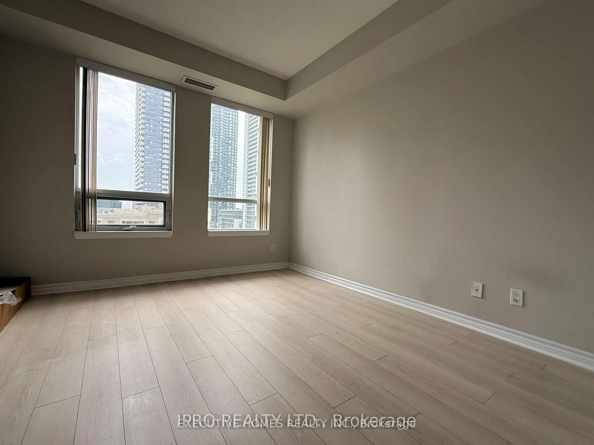 388 Prince Of Wales Drive, #810