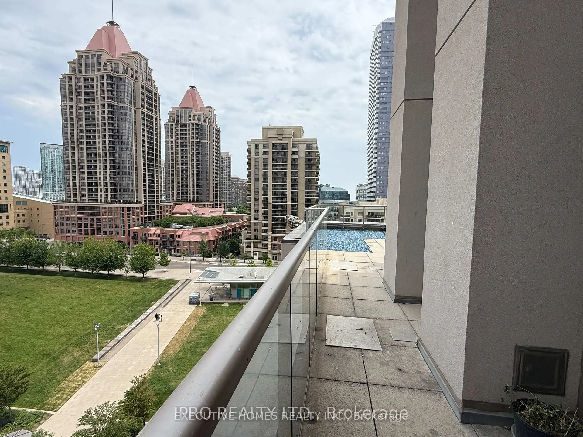 388 Prince Of Wales Drive, #810