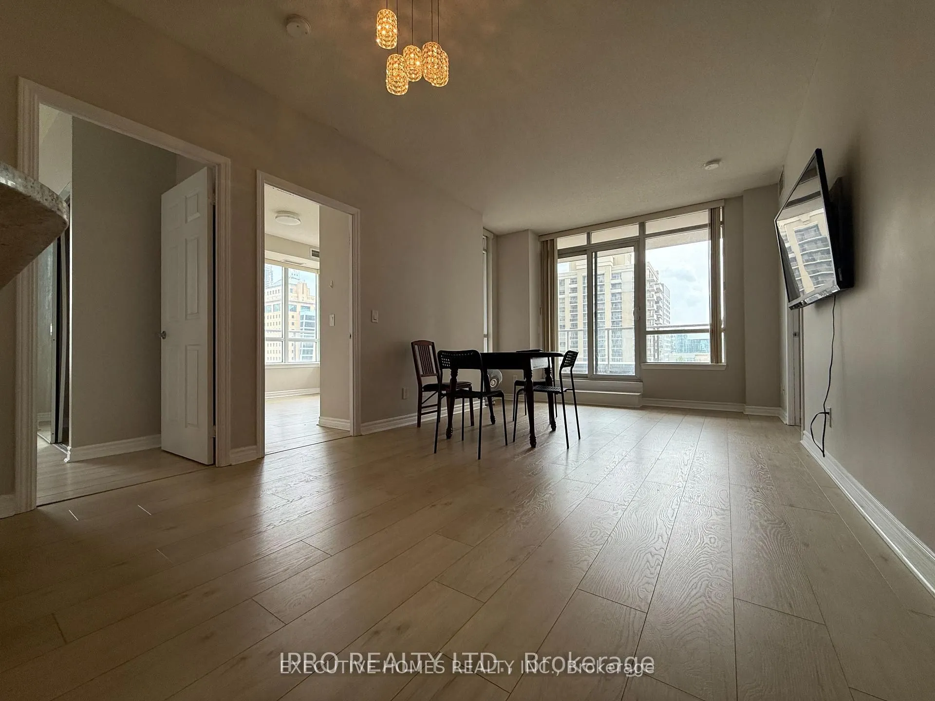 388 Prince Of Wales Drive, #810