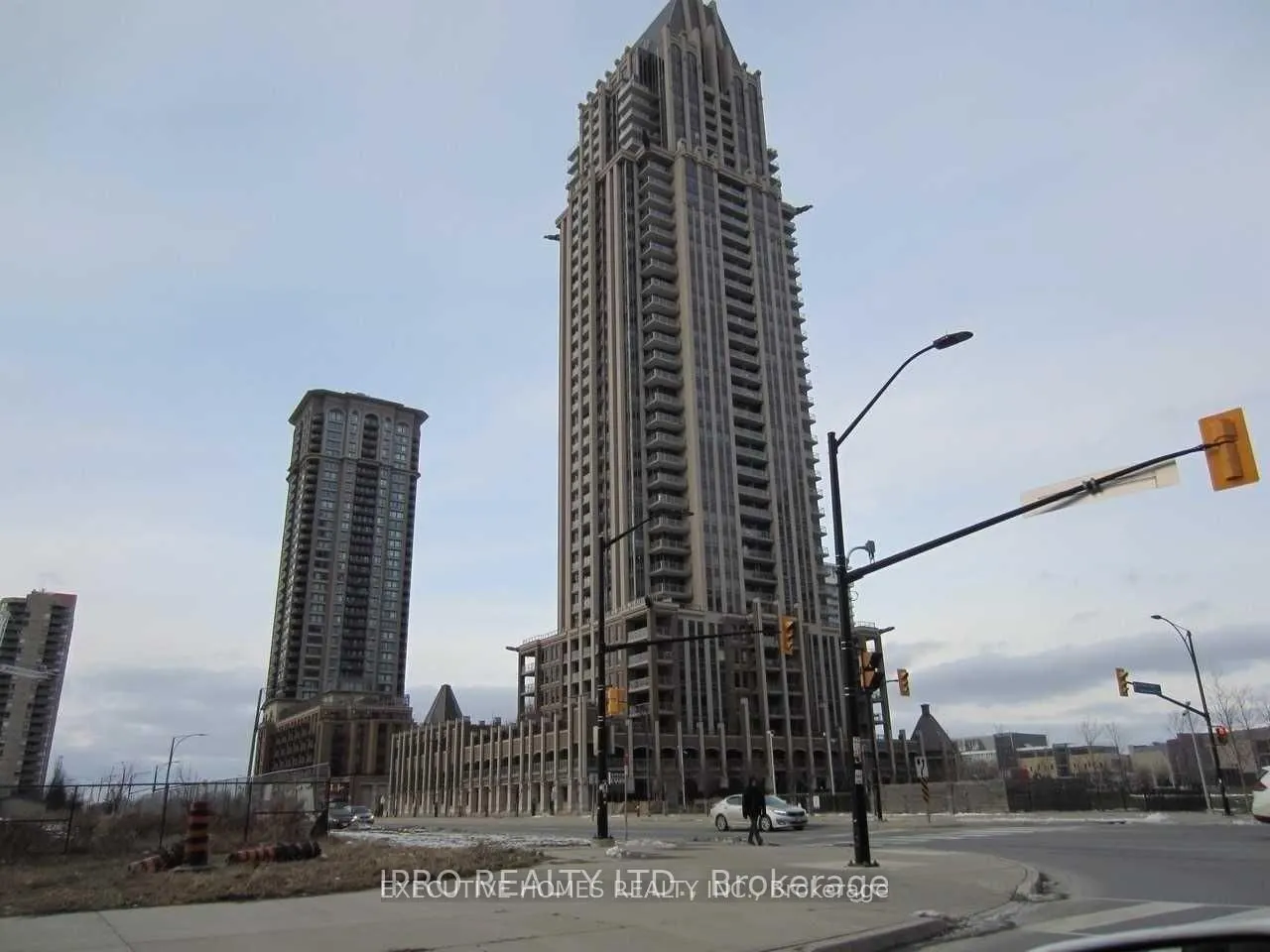388 Prince Of Wales Drive, #810