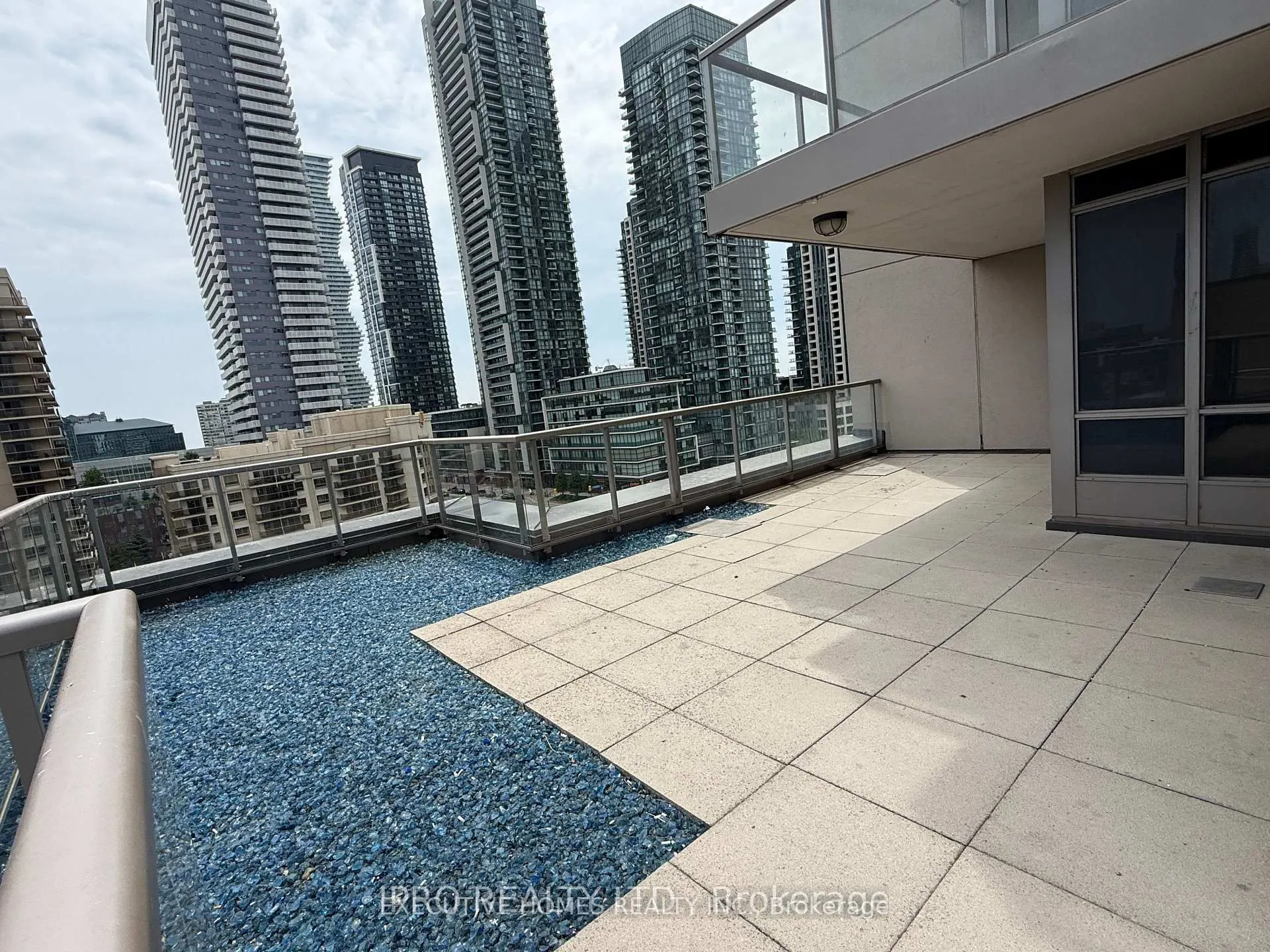 388 Prince Of Wales Drive, #810