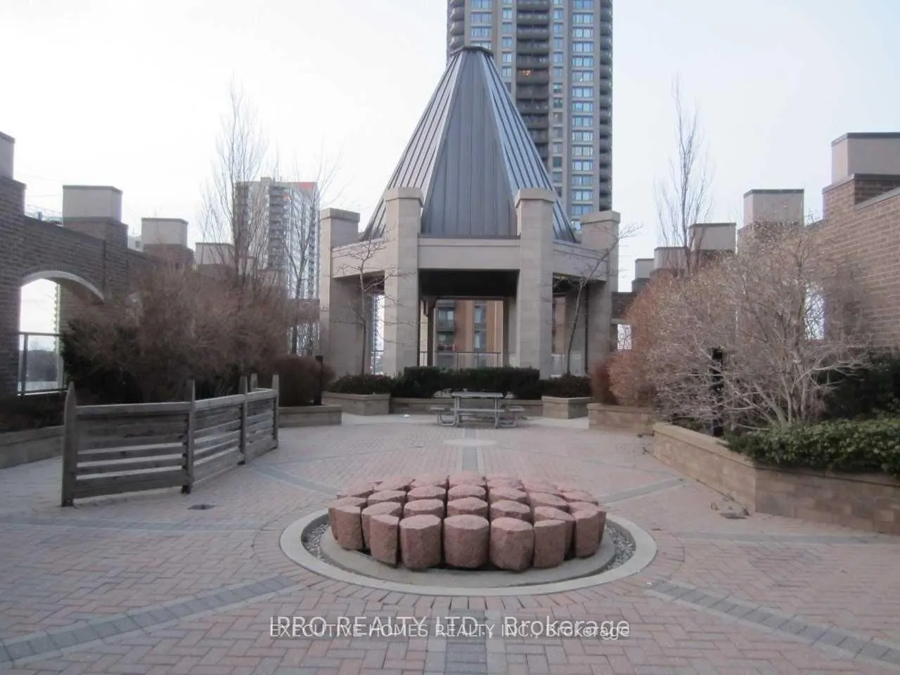 388 Prince Of Wales Drive, #810