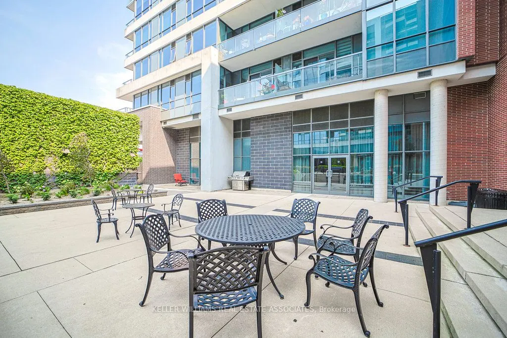 1 Hurontario Street, #609