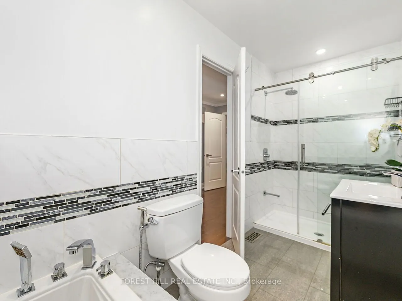 1575 Samuelson Crescent
