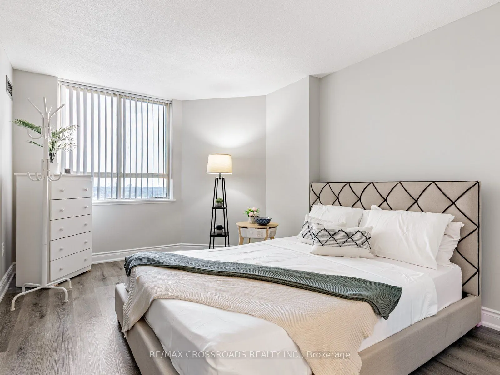 4205 Shipp Drive, #808