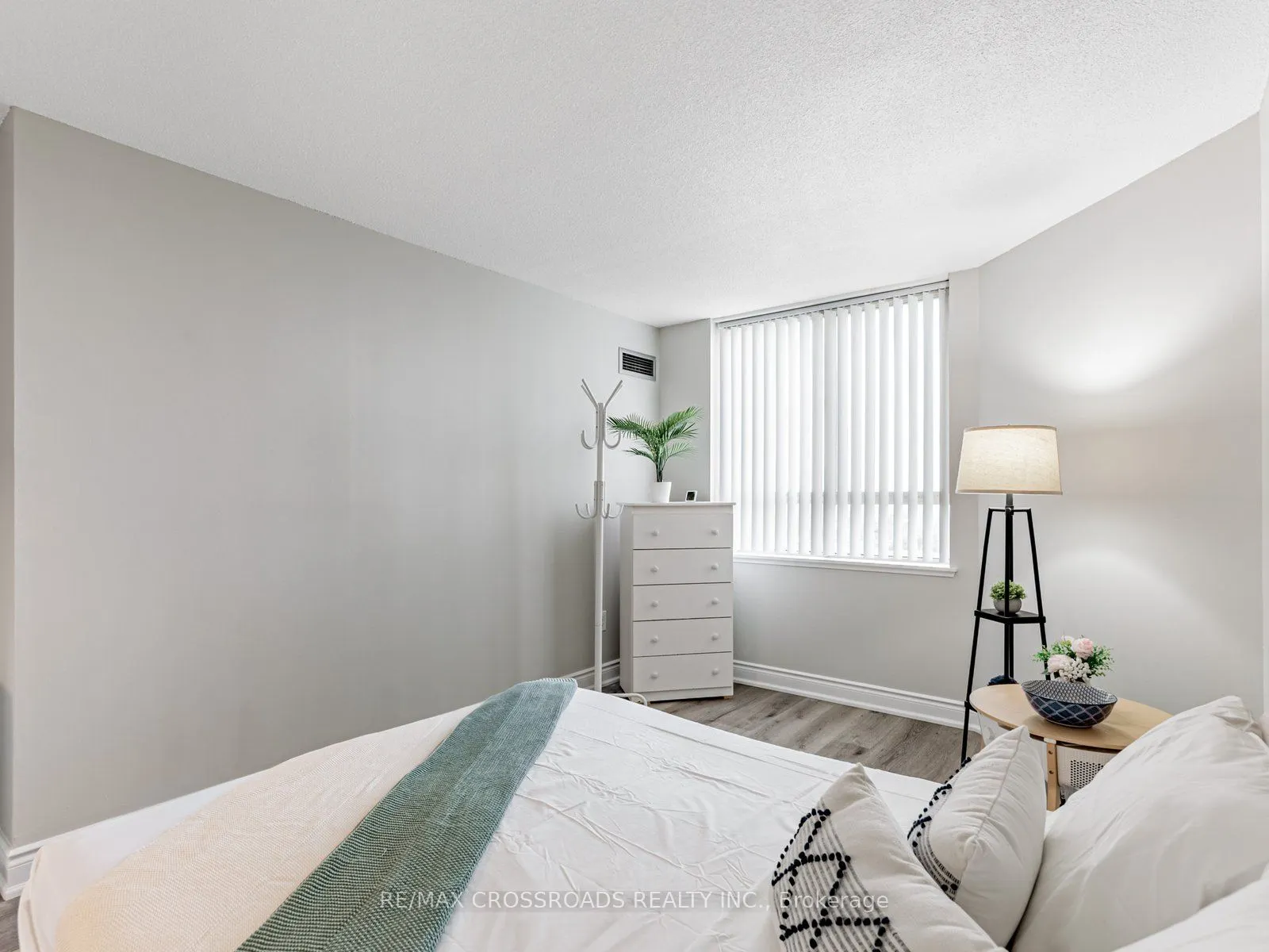 4205 Shipp Drive, #808