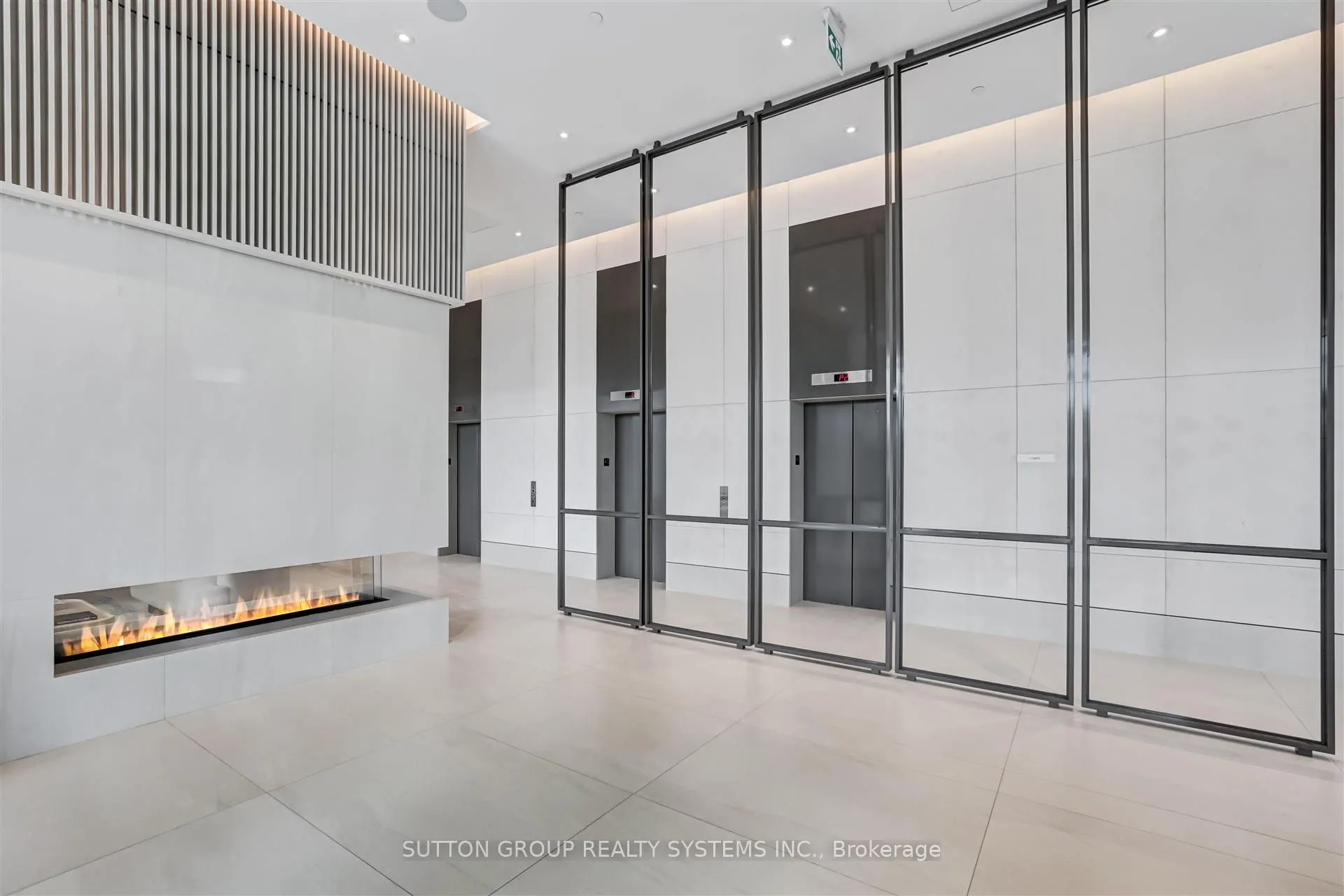 28 Ann Street #807