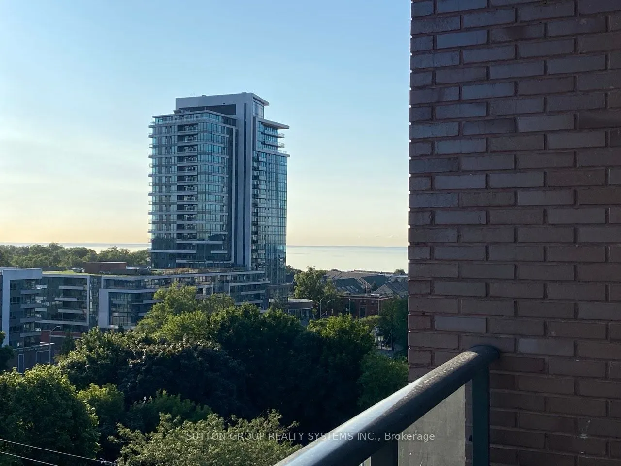 28 Ann Street #807