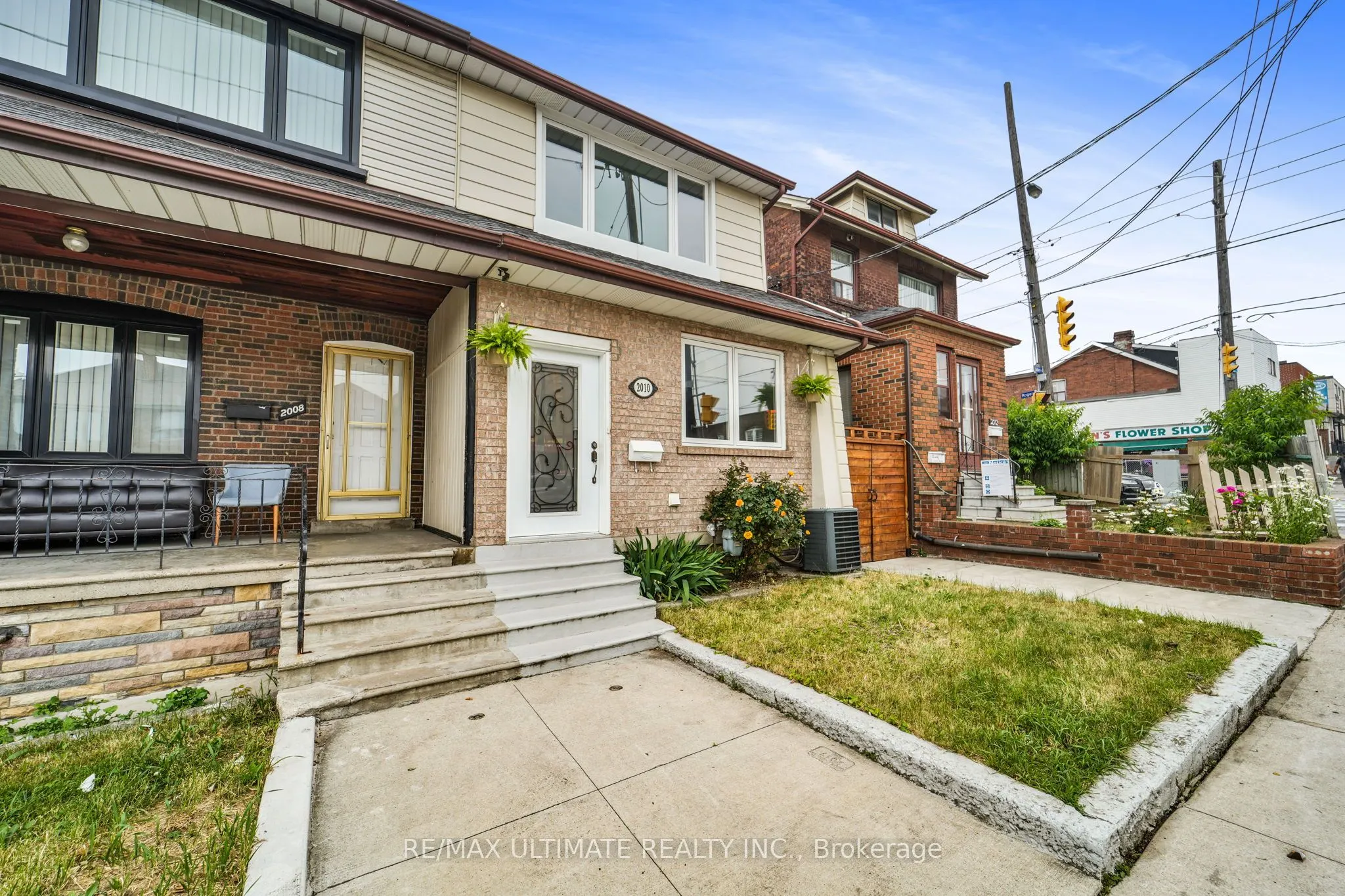 2010 Dufferin Street