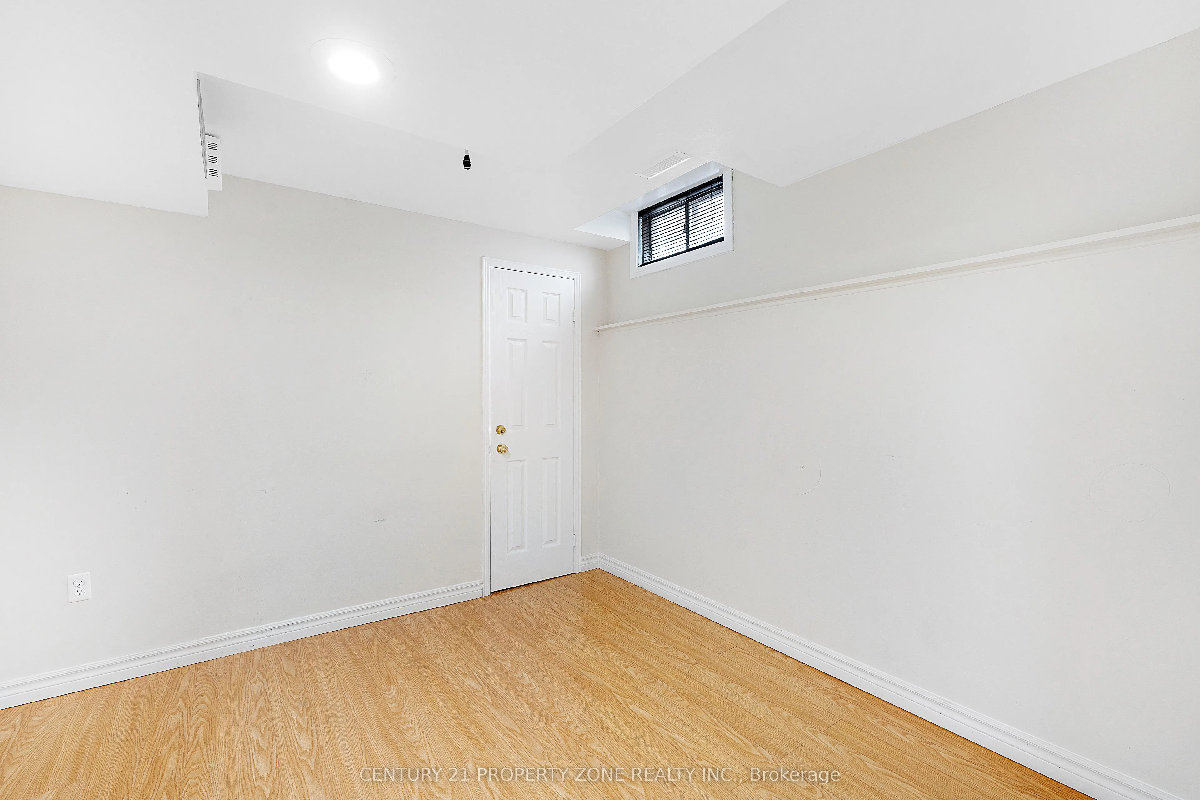 5469 Palmerston Crescent
