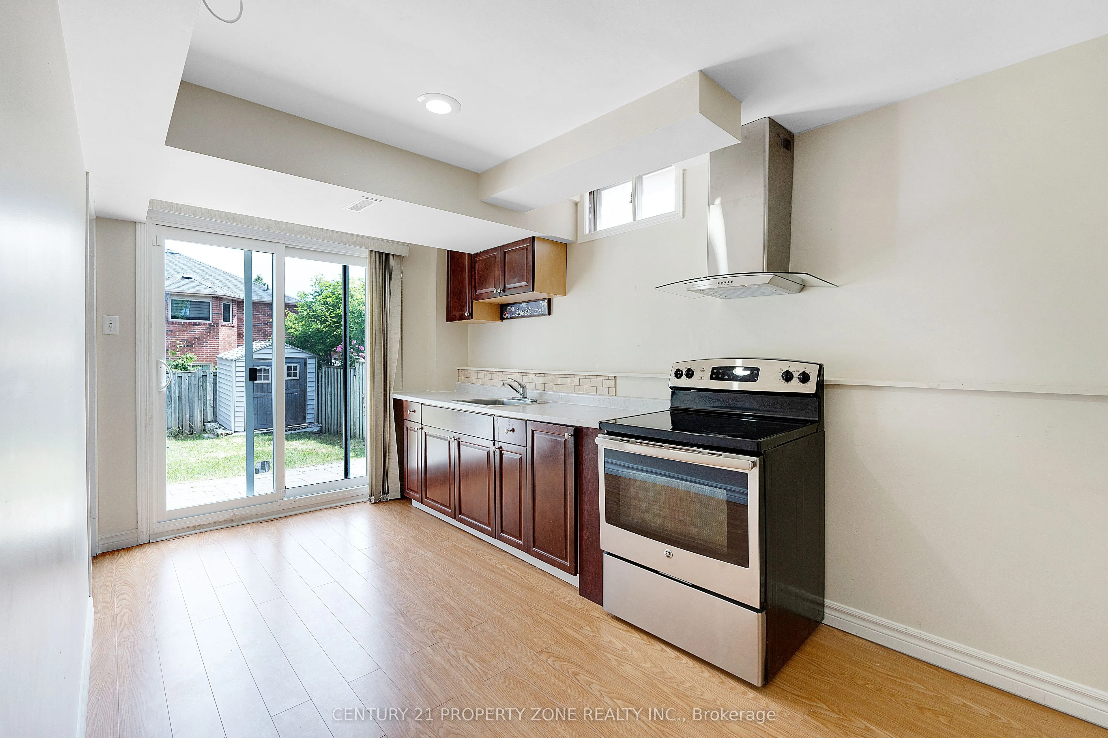 5469 Palmerston Crescent