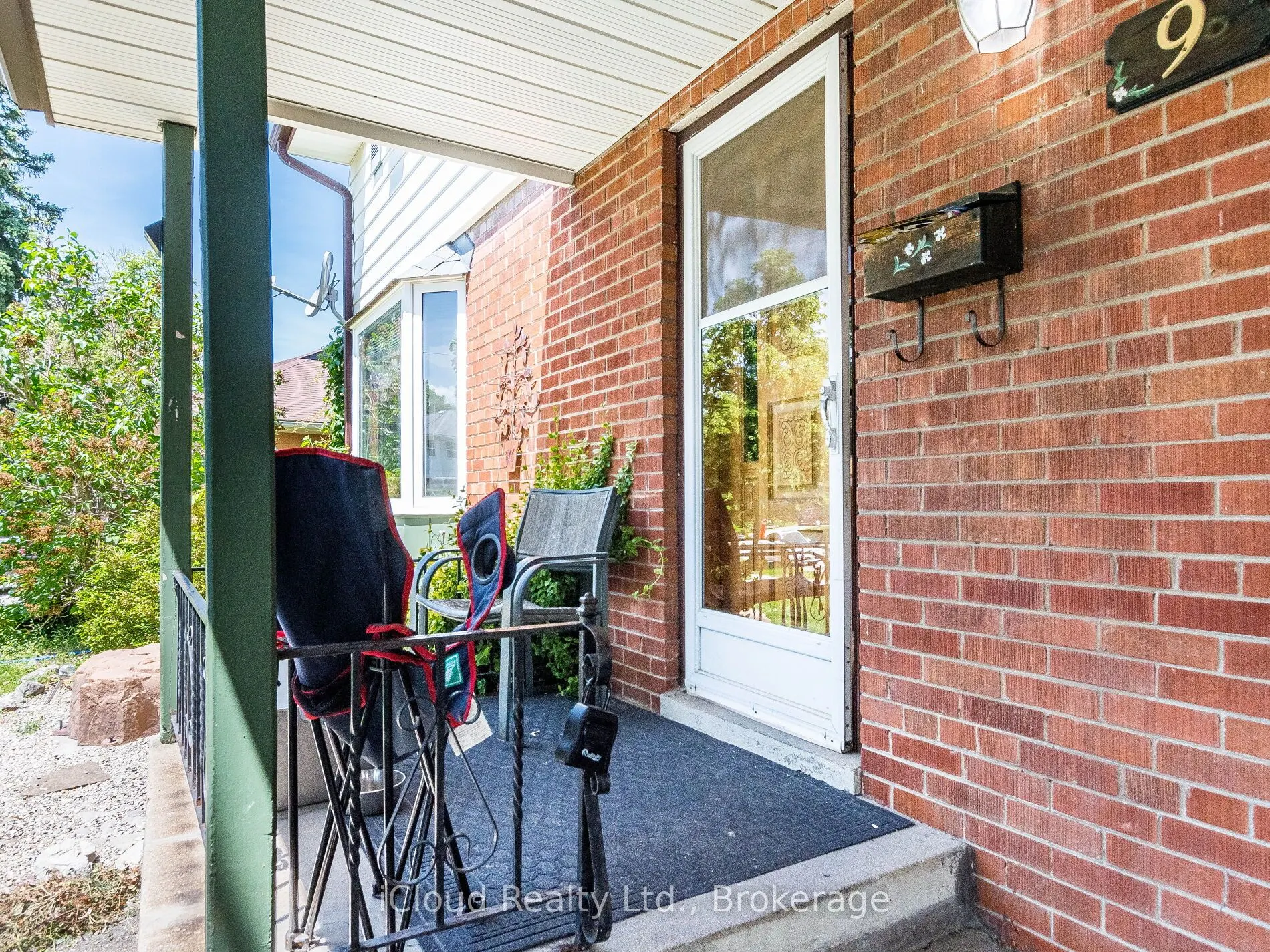 9 Crestview Avenue