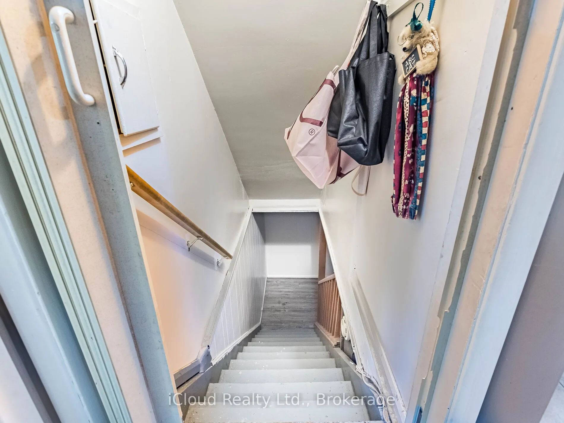 9 Crestview Avenue