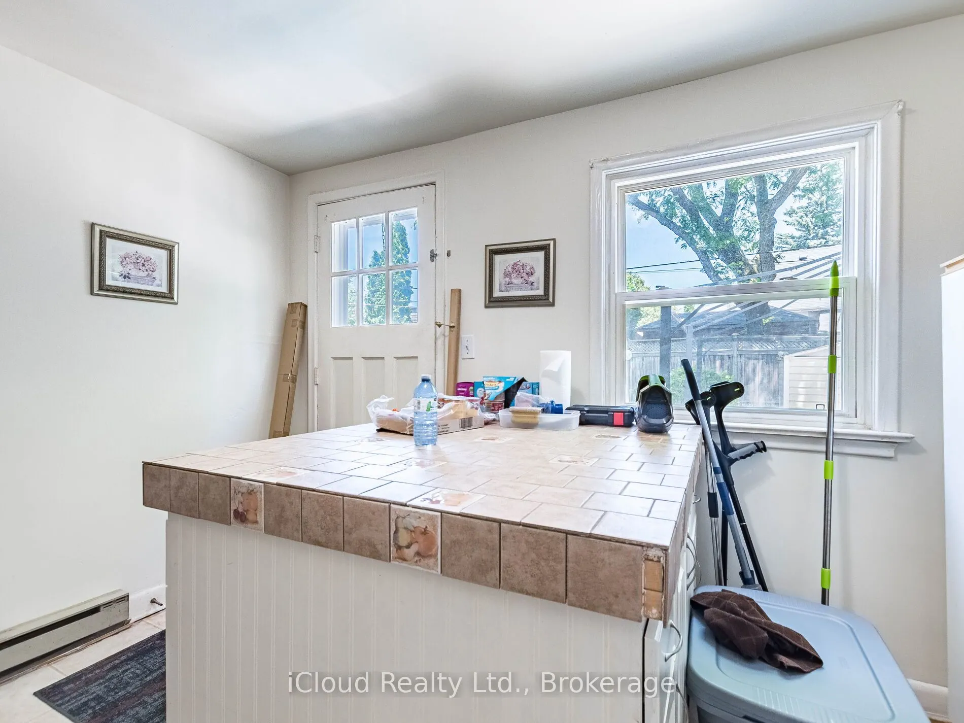 9 Crestview Avenue