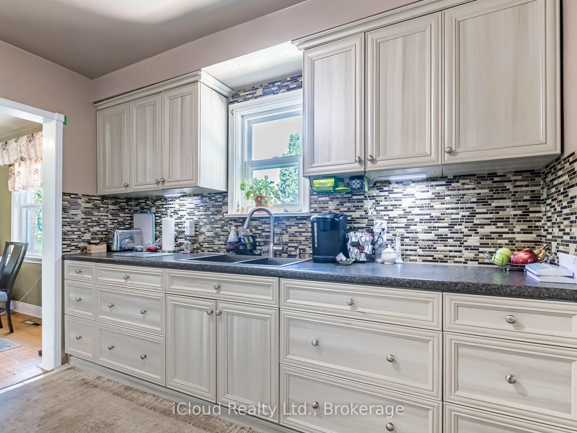 9 Crestview Avenue