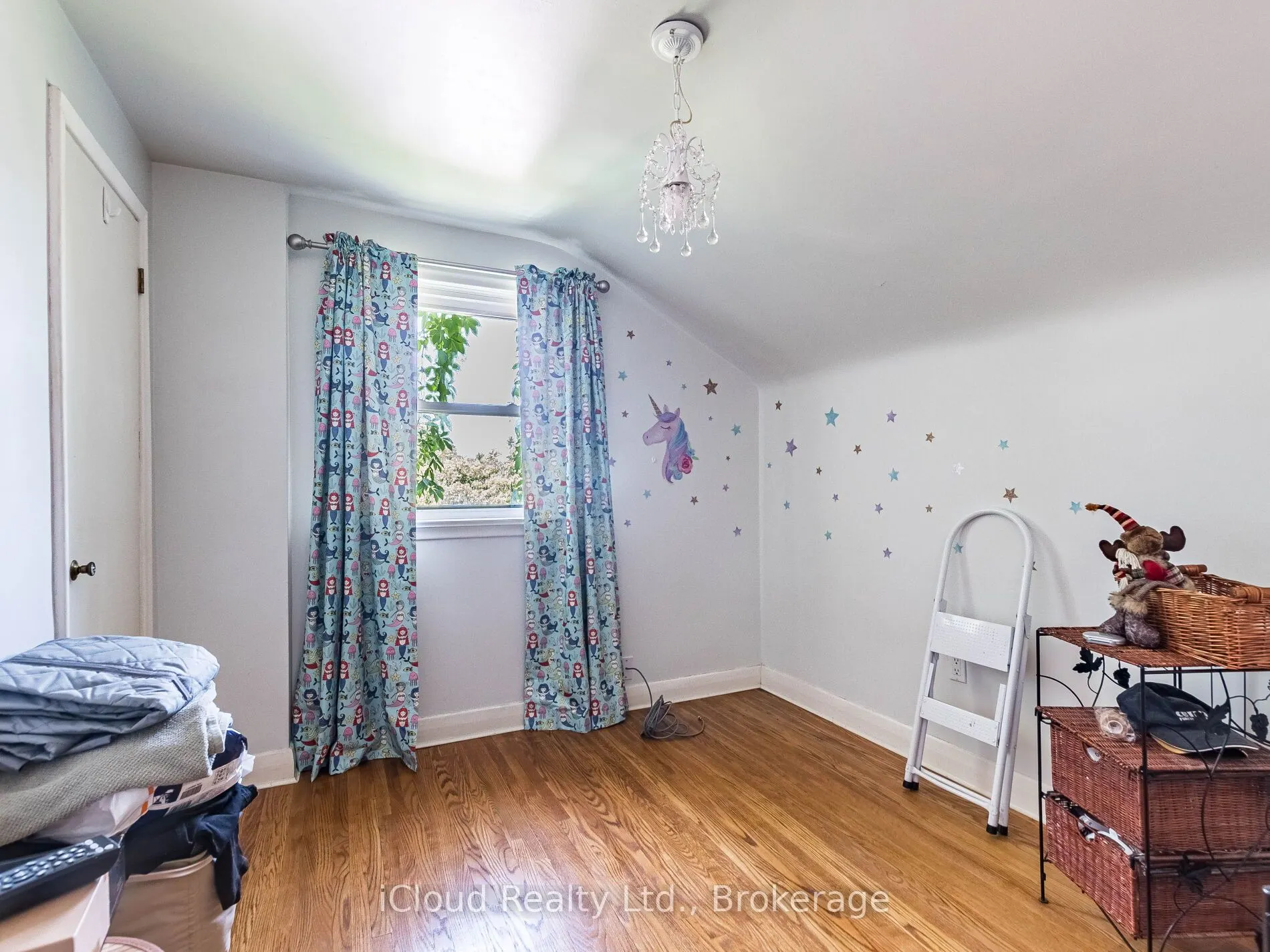 9 Crestview Avenue