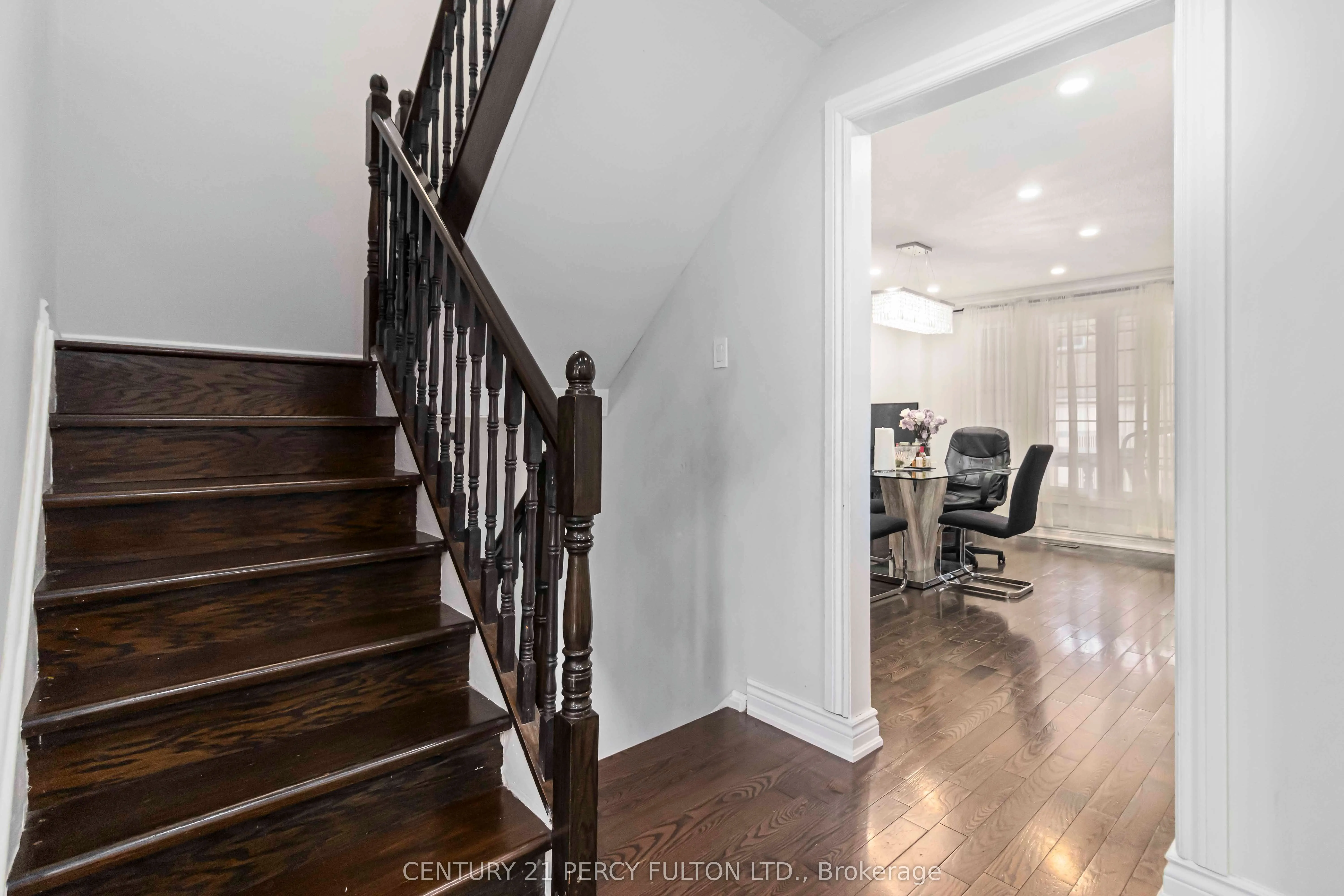 32 Barrington Crescent