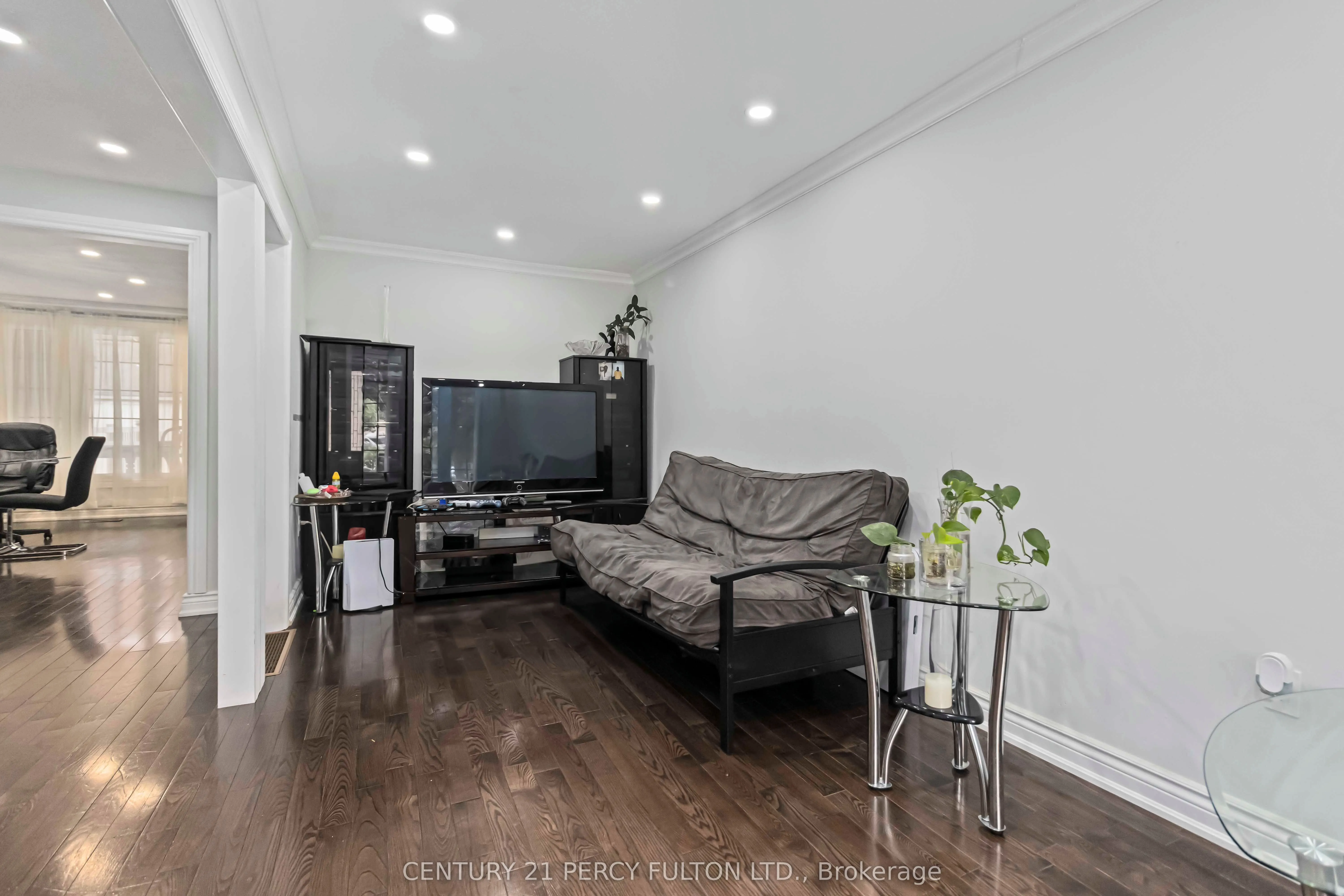 32 Barrington Crescent