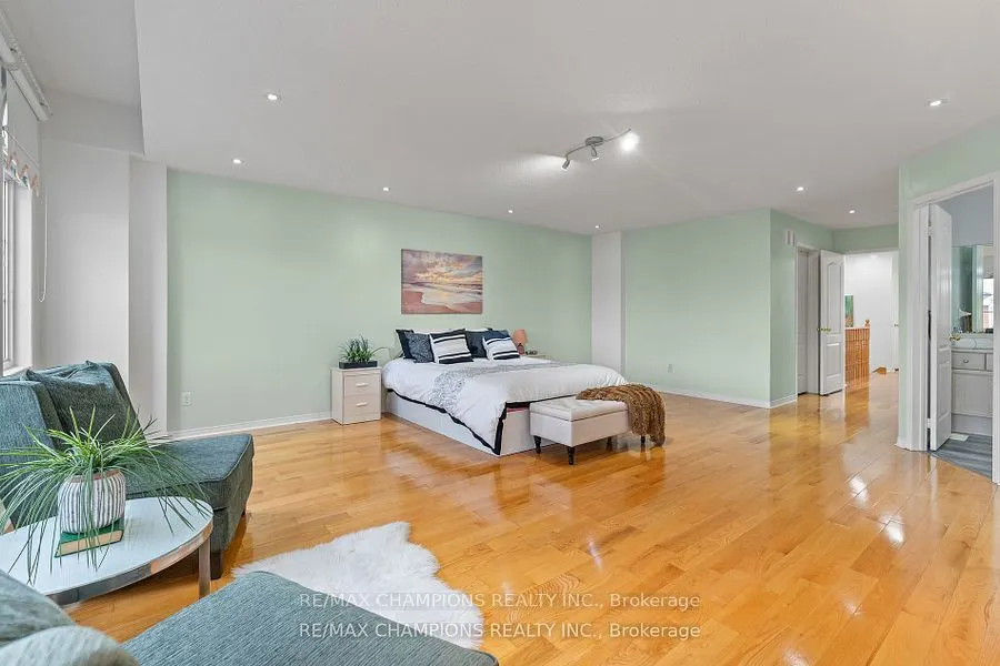 30 Larkspur Road