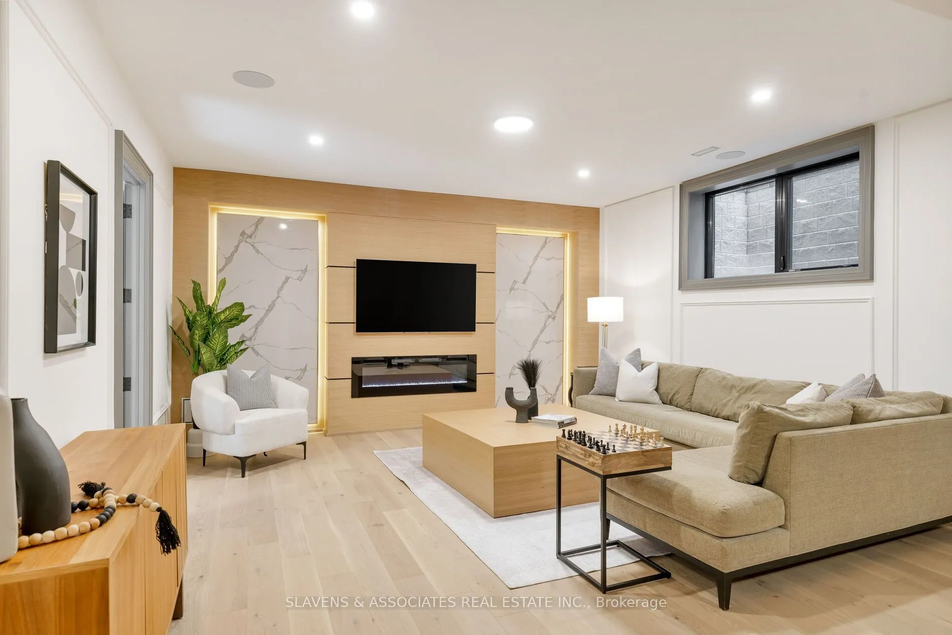 1529 Venetia Drive