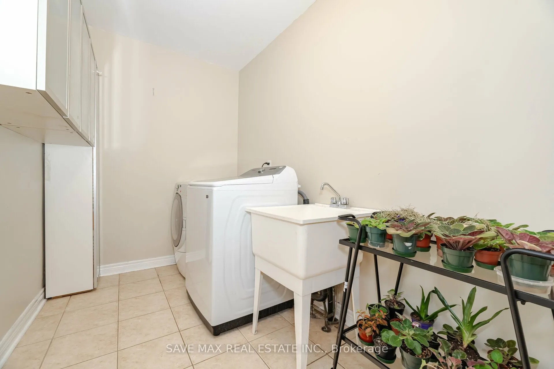 5669 Freshwater Drive