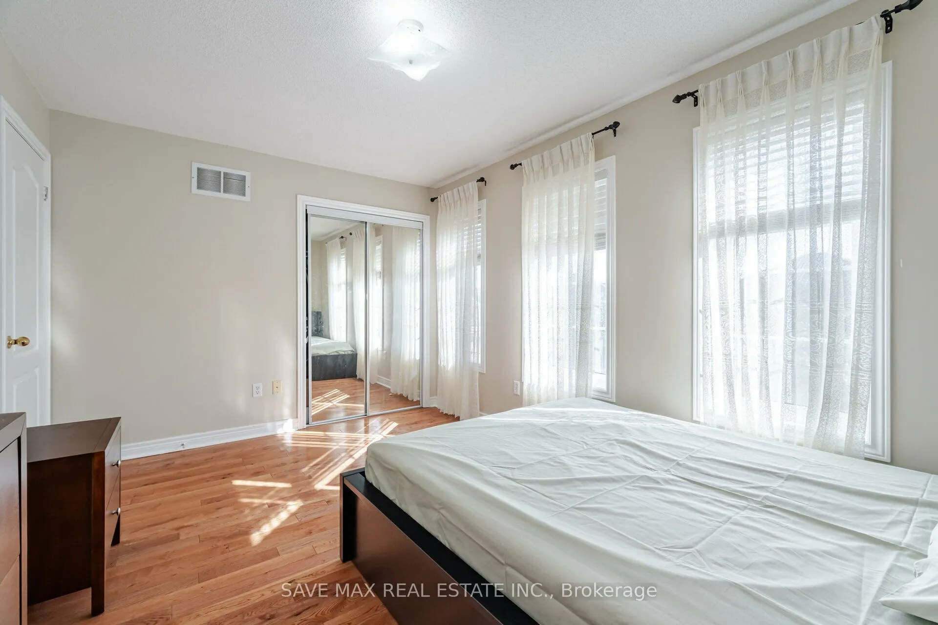5669 Freshwater Drive