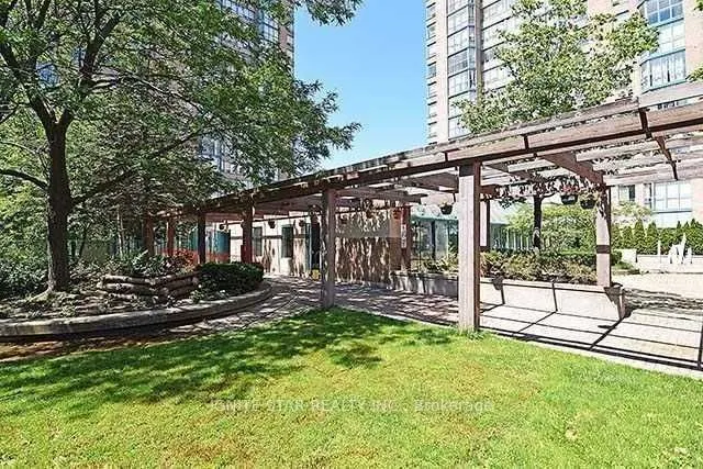 285 Enfield Place, #2007