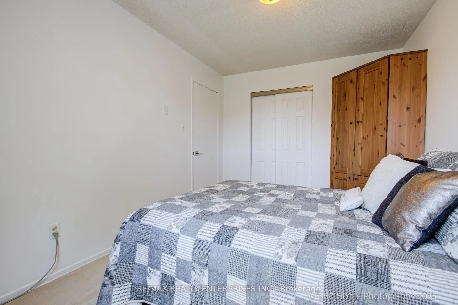 4425 Sawmill Valley Drive