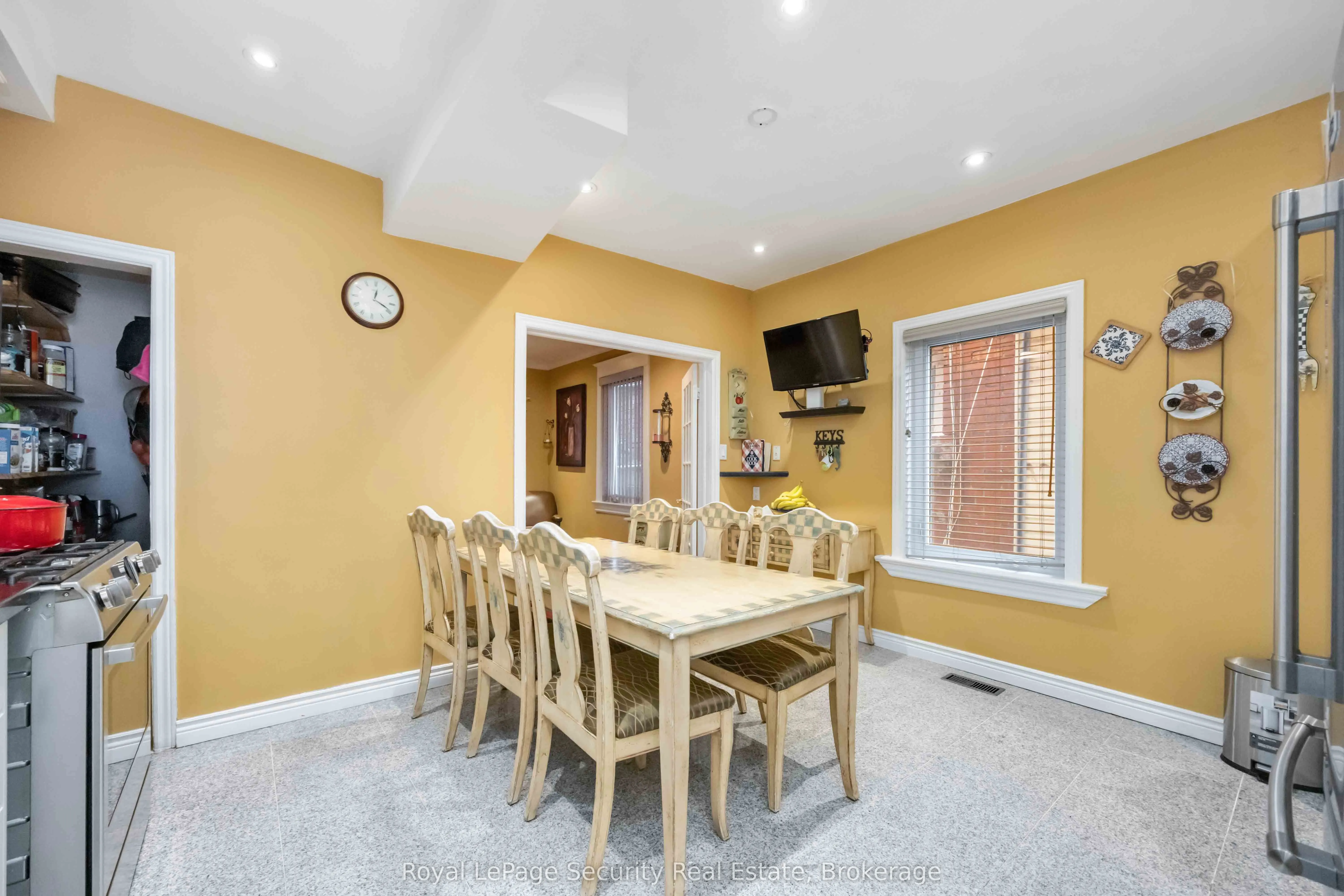 154 Caledonia Road