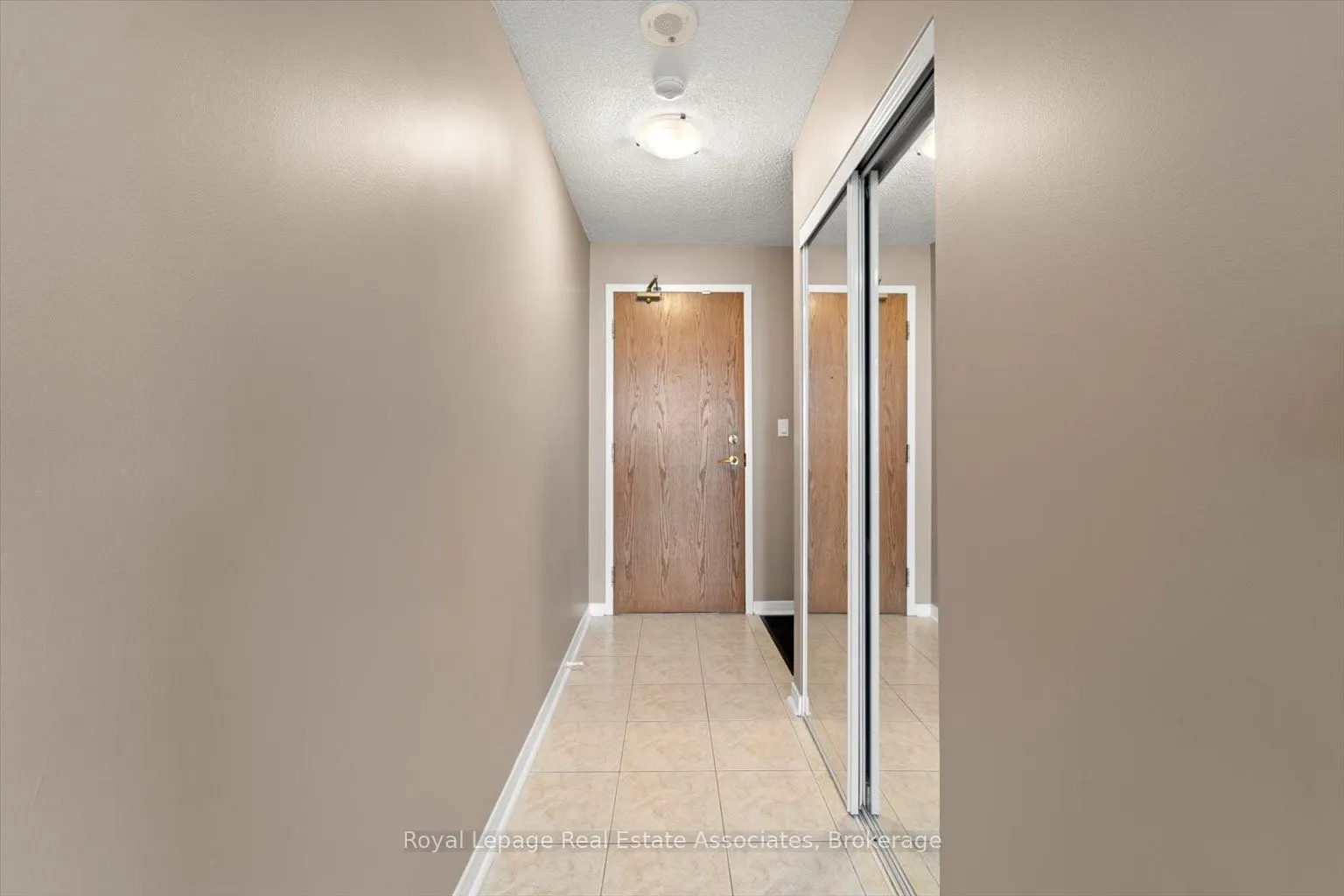 4879 Kimbermount Avenue, #401