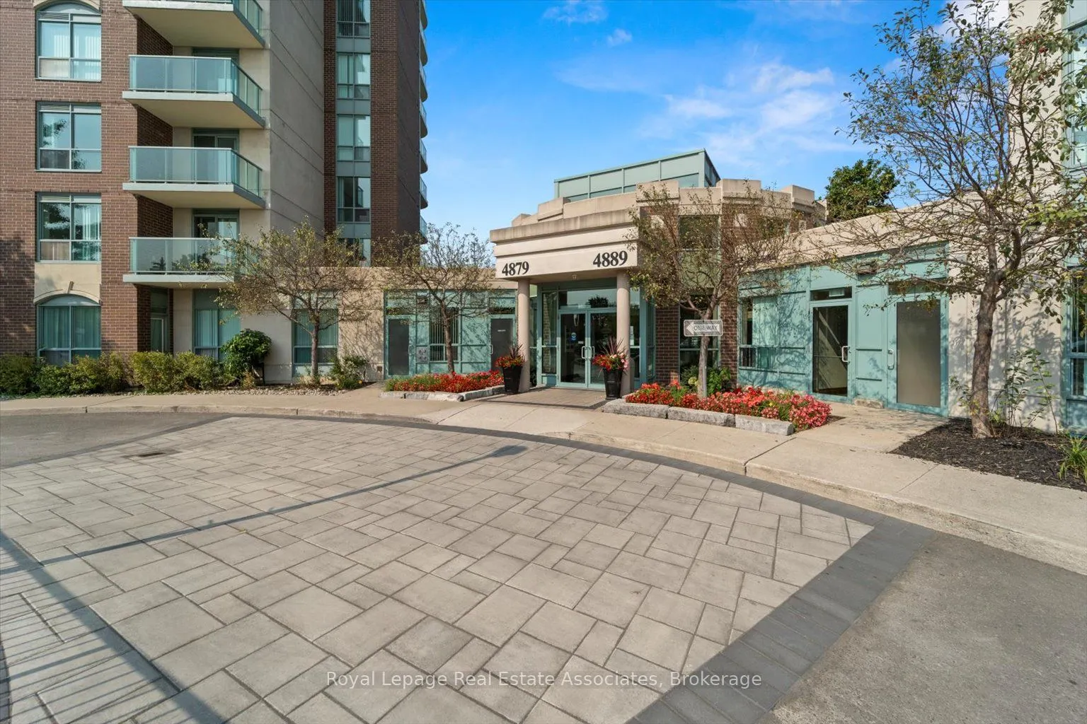4879 Kimbermount Avenue, #401