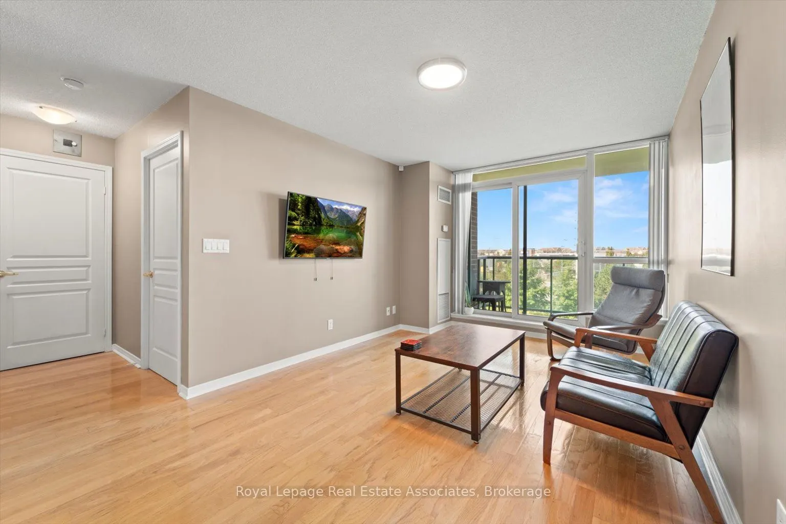 4879 Kimbermount Avenue, #401