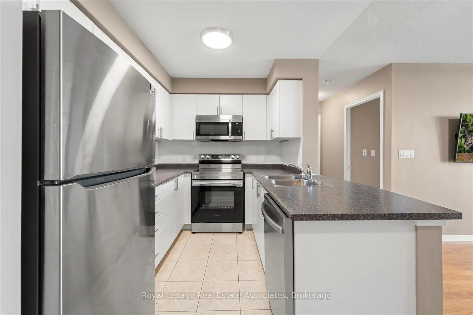 4879 Kimbermount Avenue, #401