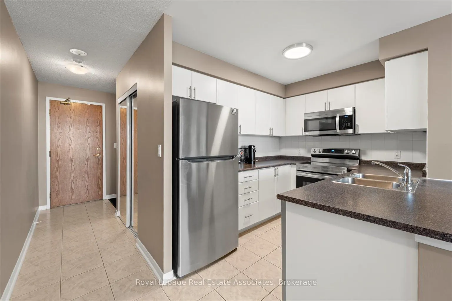 4879 Kimbermount Avenue, #401