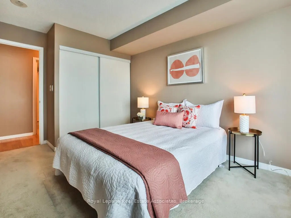 4879 Kimbermount Avenue, #401