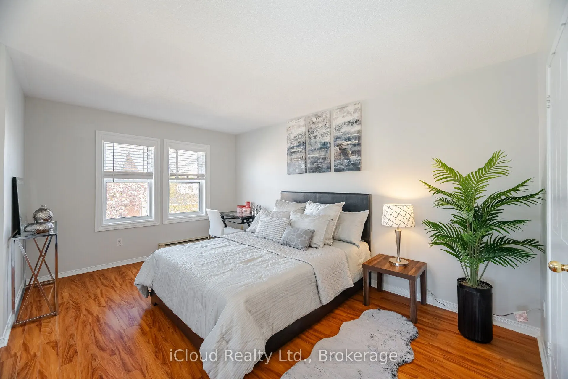 5659 Glen Erin Drive E, #41