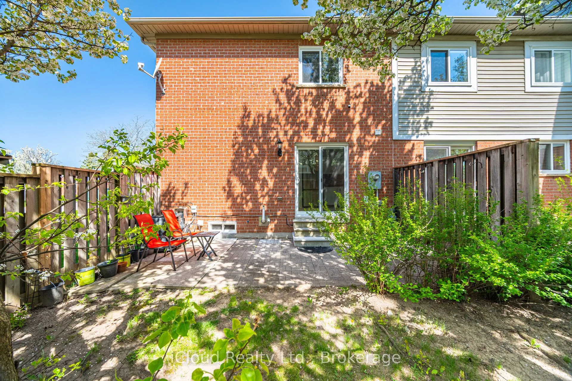 5659 Glen Erin Drive E, #41