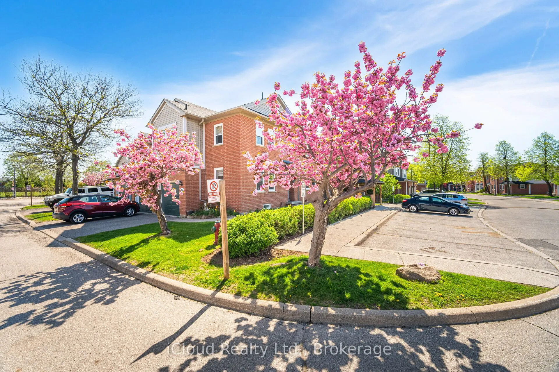 5659 Glen Erin Drive E, #41