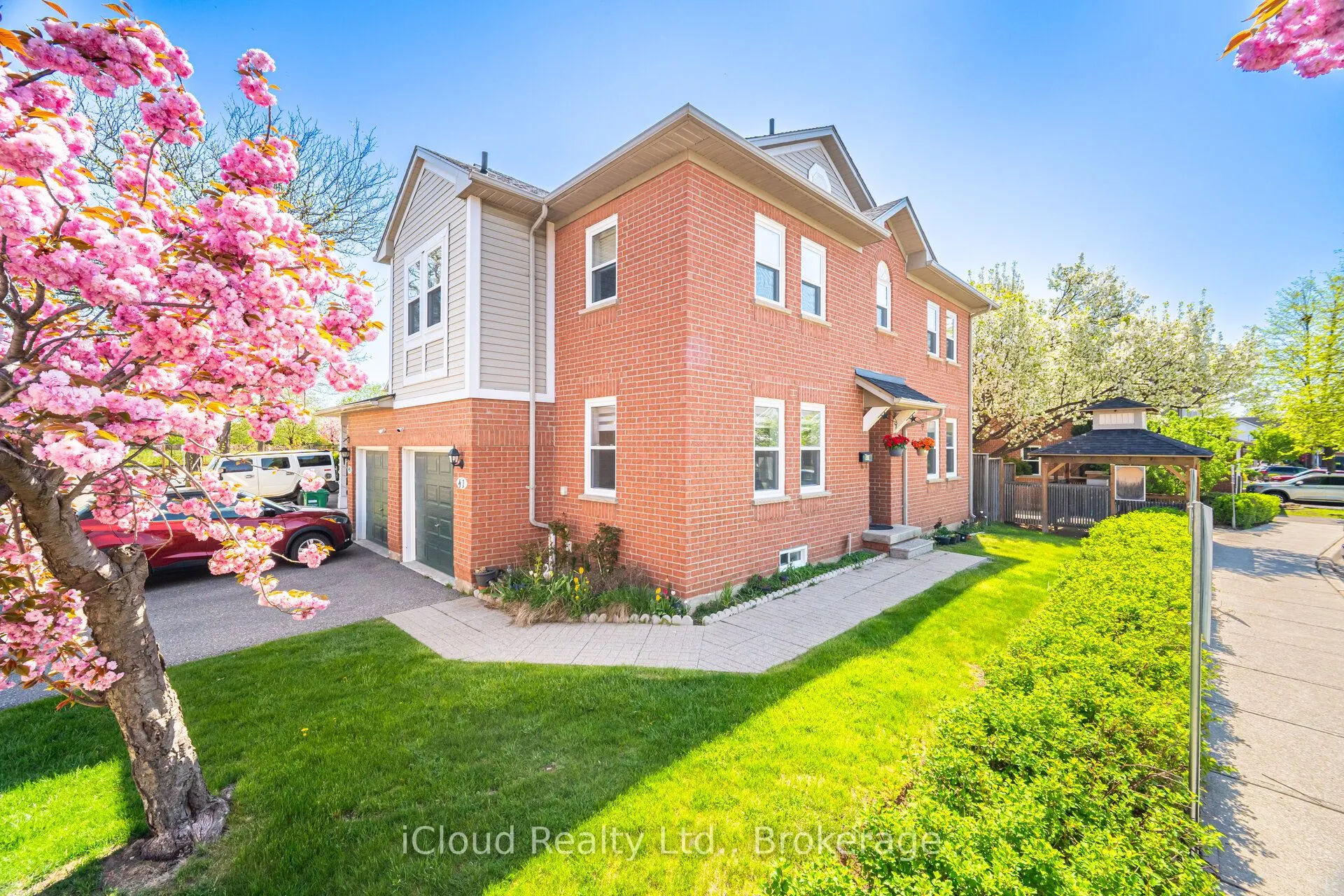 5659 Glen Erin Drive E, #41