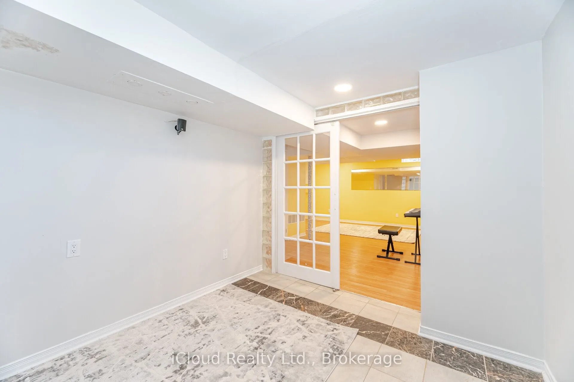 5659 Glen Erin Drive E, #41