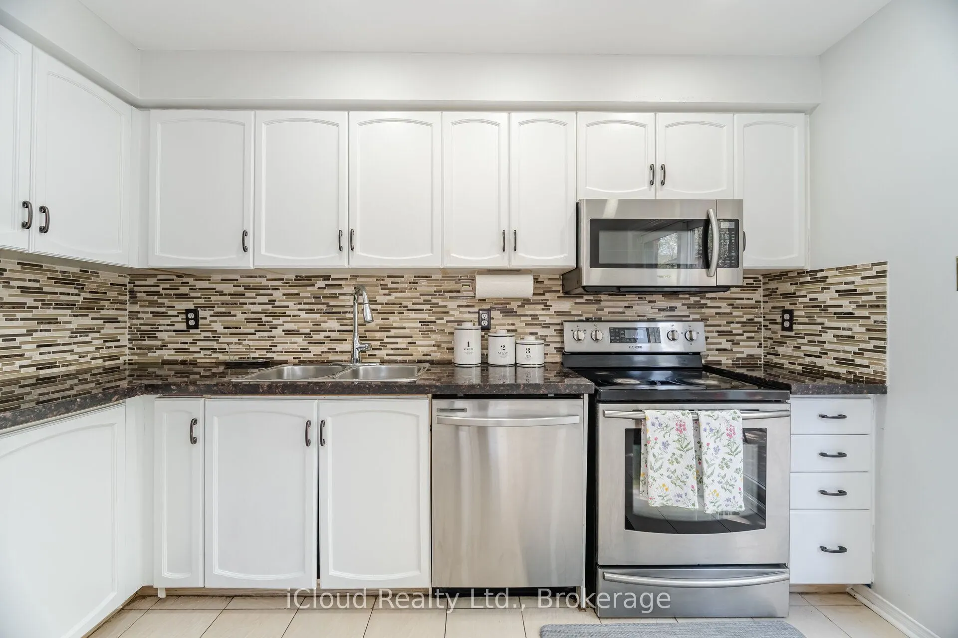 5659 Glen Erin Drive E, #41