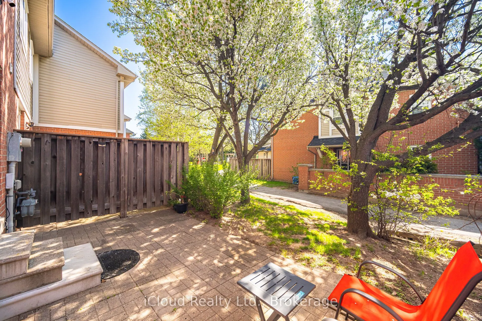 5659 Glen Erin Drive E, #41