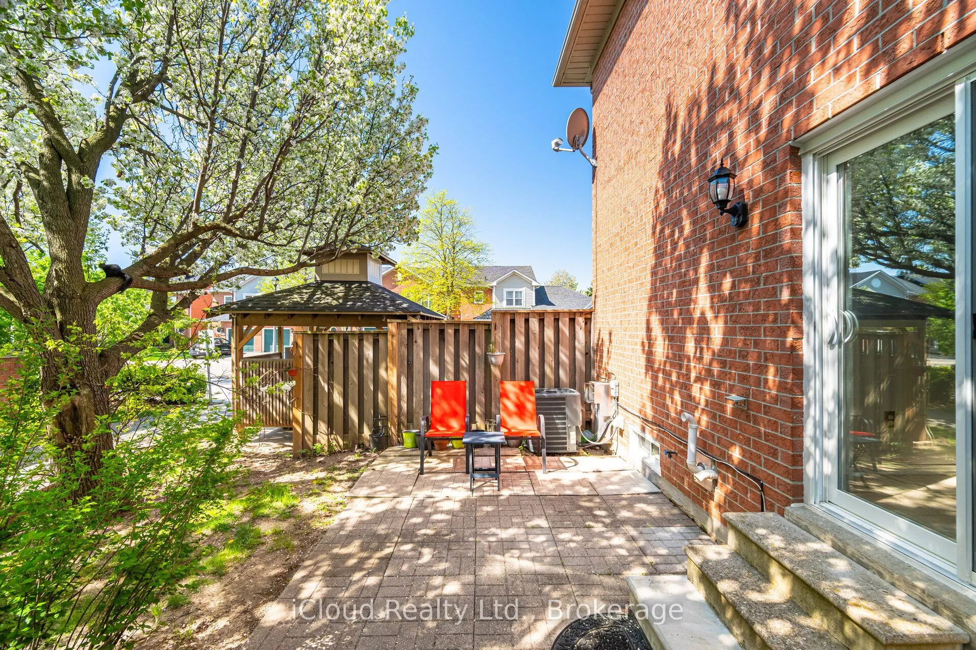 5659 Glen Erin Drive E, #41