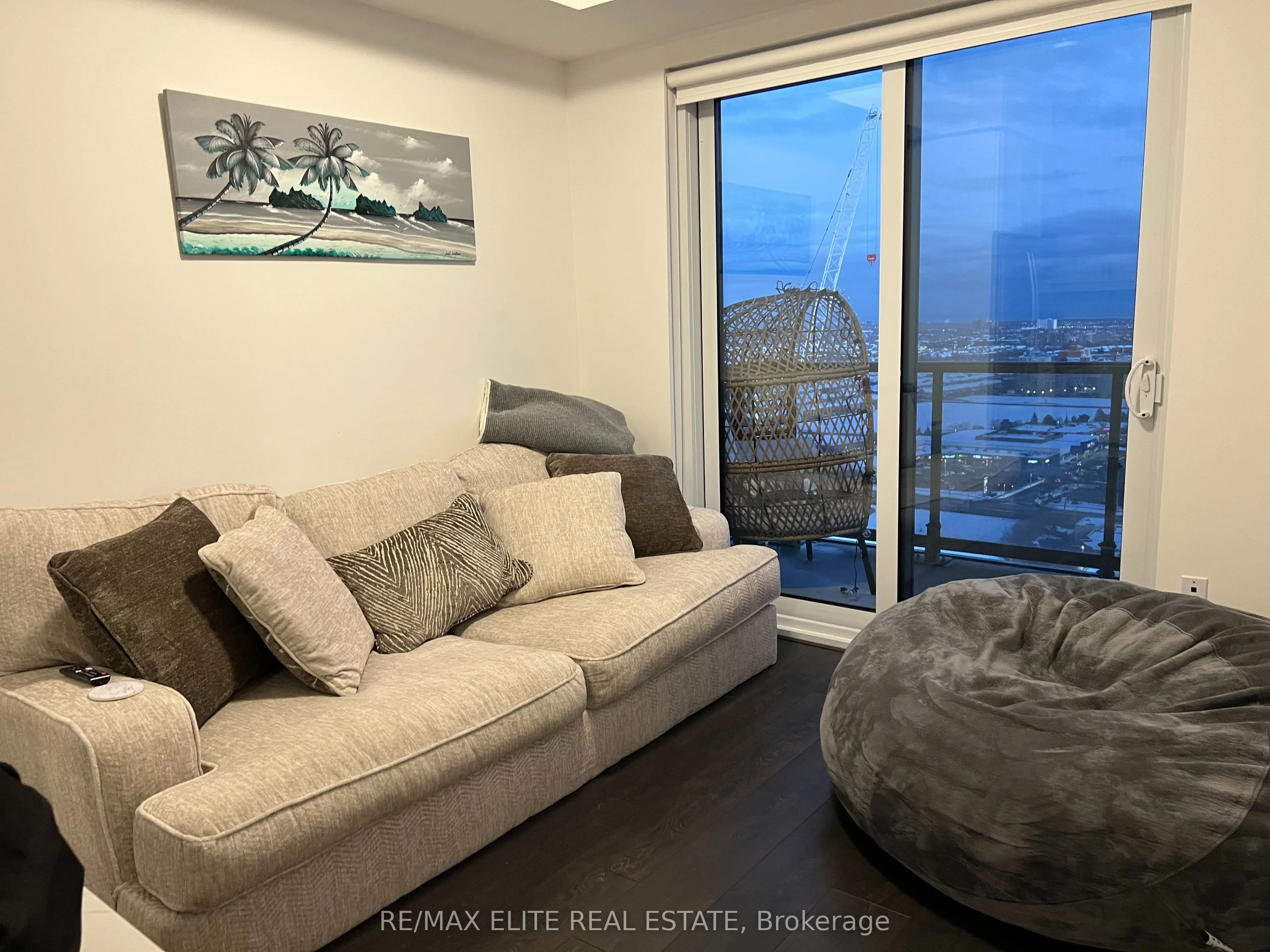 8 Nahani Way, #2719